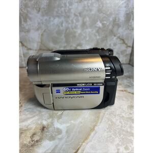 Sony Handycam DCR-DVD650 Camcorder w/Battery - NO CHARGER/ACCESSORIES